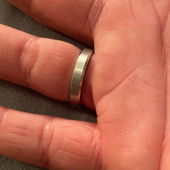 4MM TUNGSTEN CARBIDE SATIN BEVELED RING US 9.5 - Picture 6 of 9